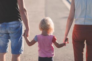 Read more about the article Jak budować zdrowe relacje w rodzinie wielopokoleniowej?