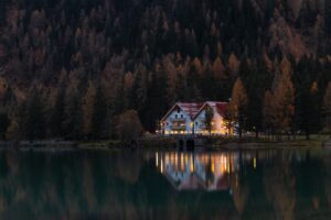 Read more about the article Problem prywatności w rodzinach wielopokoleniowych. Jak temu zaradzić?